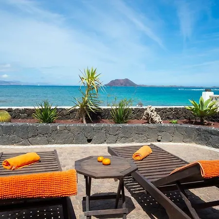 La Golondrina - Froont Villa Corralejo